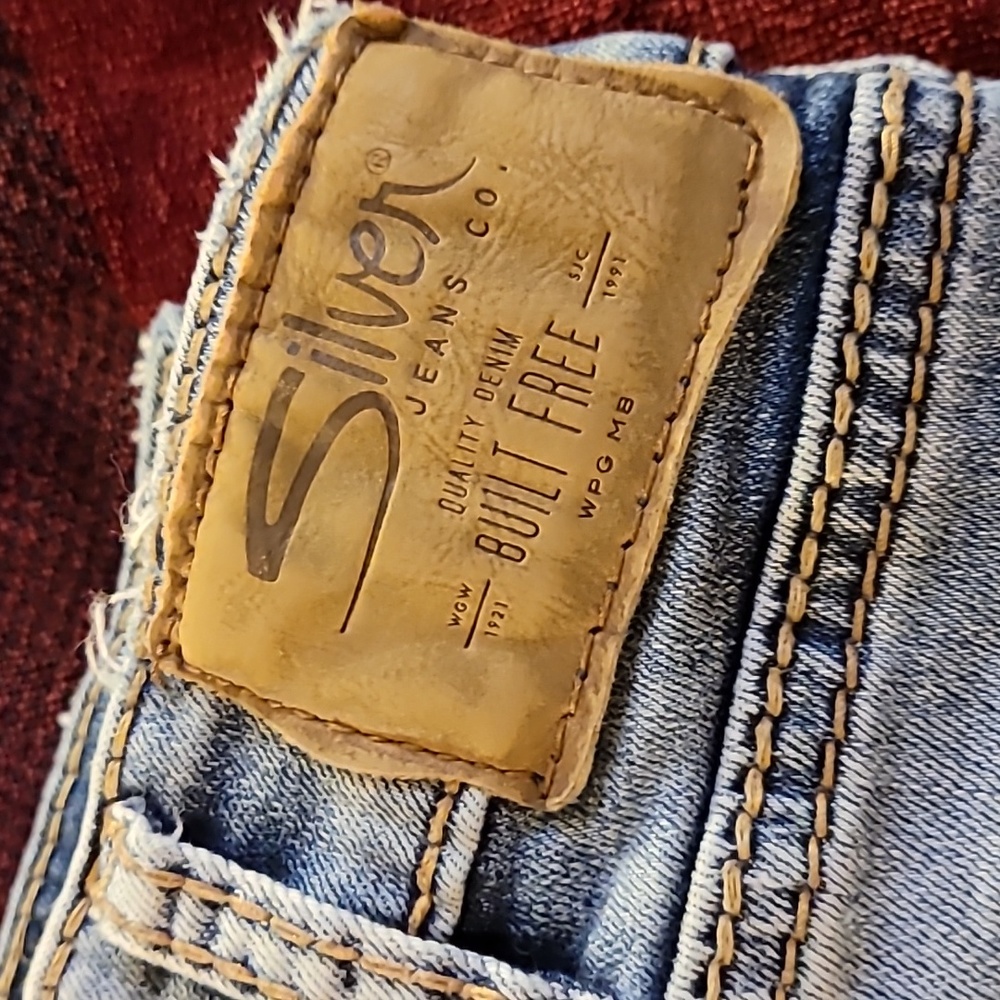 Silver Jeans - Picture 2 of 8